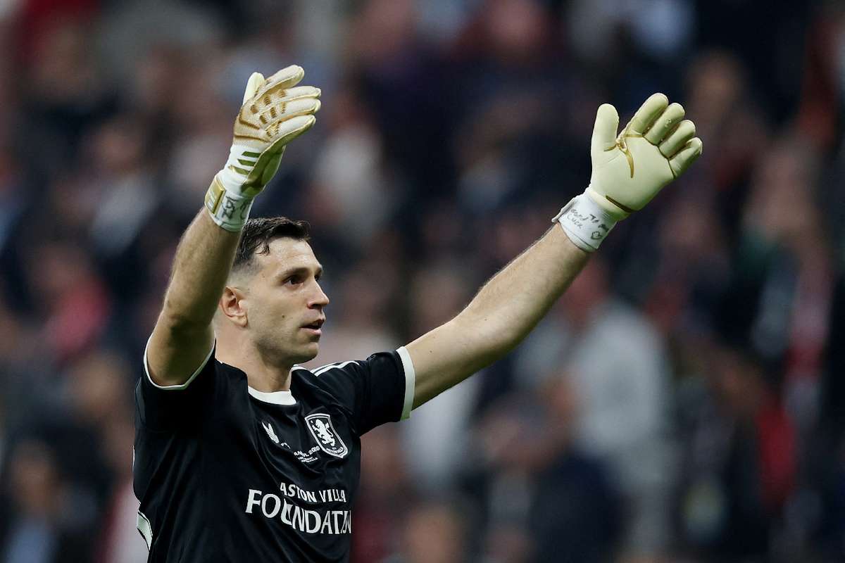 Emiliano Martinez helped Aston Villa win Europa League final with broken finger