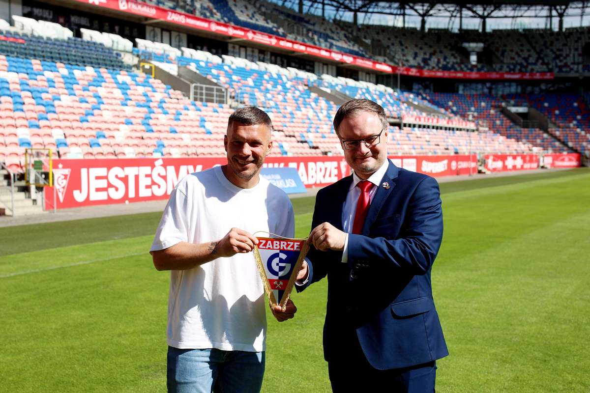 Podolski conclui aquisição de 86% do clube polaco Górnik Zabrze