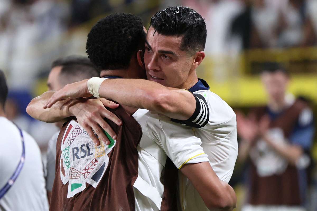 Gelöster Ronaldo als Saudi-Meisterschaft mit Al-Nassr - Jesus erfüllt Titel-Mission