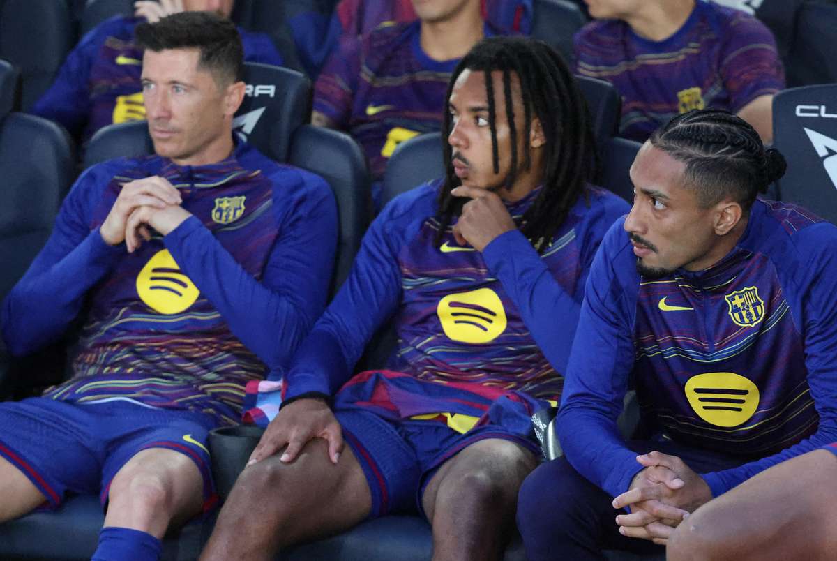 Jules Koundé ausente do treino do Barcelona