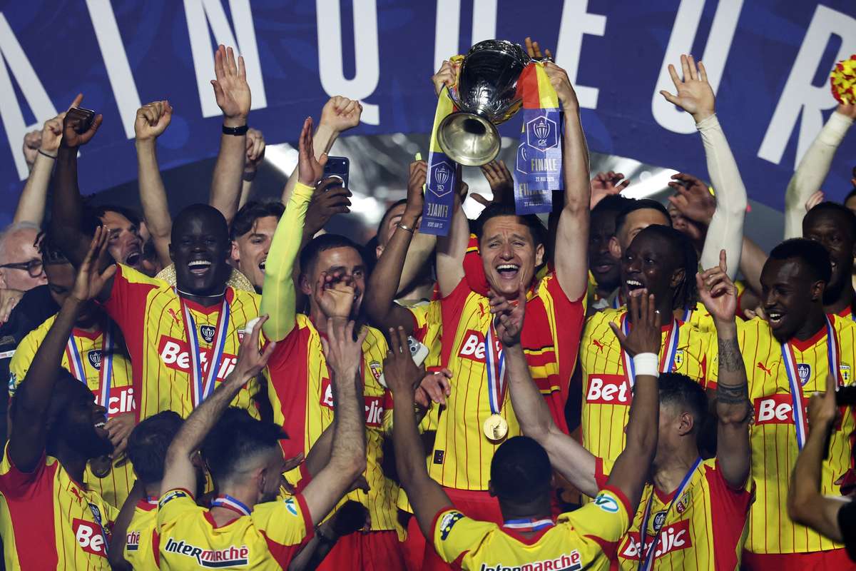 Lens raih Coupe de France pertama kali dengan kemenangan atas Nice untuk menutup musim yang gemilang