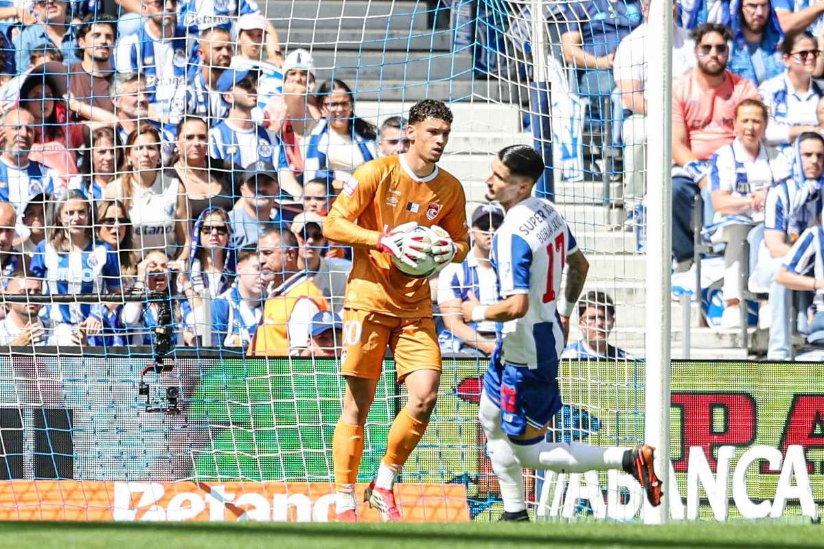 FC Porto assegura contratação de João Afonso (Santa Clara)