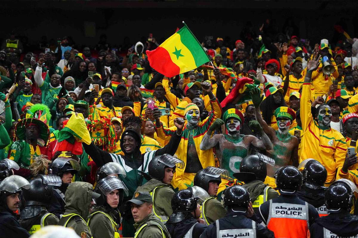 Le roi du Maroc accorde sa grâce aux supporters sénégalais incarcérés
