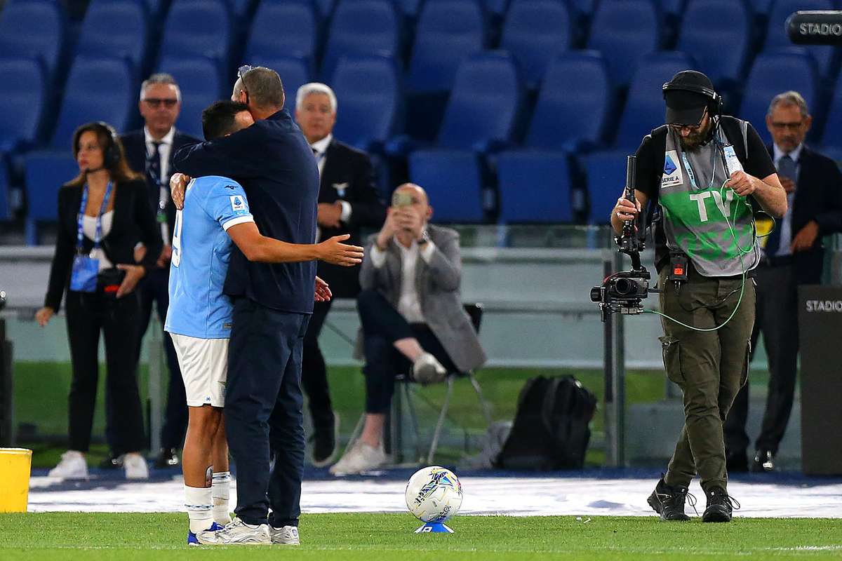 Maurizio Sarri: "Não estou contente com várias situações, com a direção vamos analisar se vale a pena prosseguir"