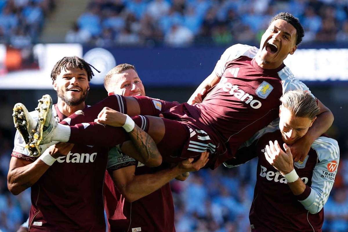 Manchester City sofre revés do Aston Villa na despedida de Guardiola