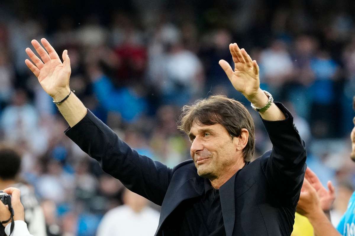 Antonio Conte fait ses possibles adieux à Naples sur une victoire