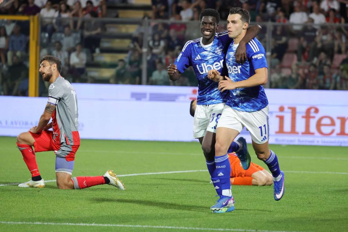 Série A: Cremonese derrotado (1-4) e Como avança para a Liga dos Campeões, Vardy desce de divisão