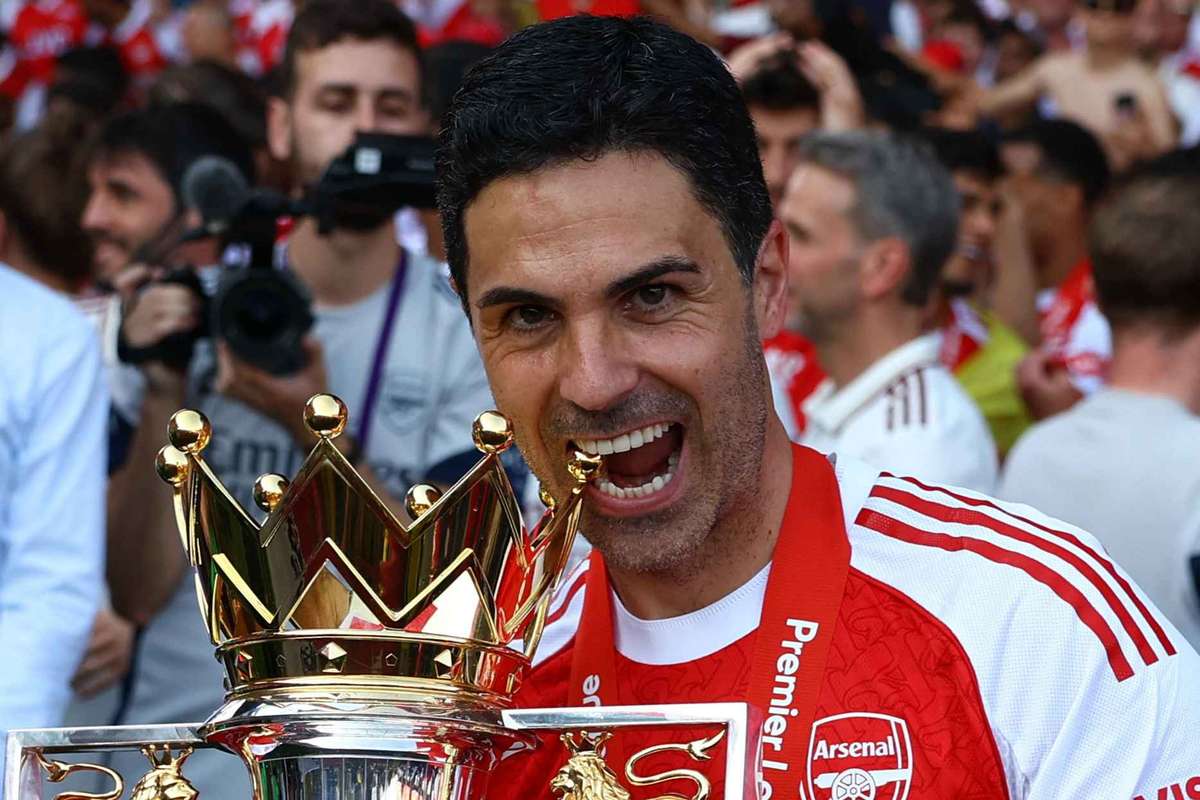 Mikel Arteta desfruta da "maravilhosa" celebração do troféu alcançado pelo Arsenal