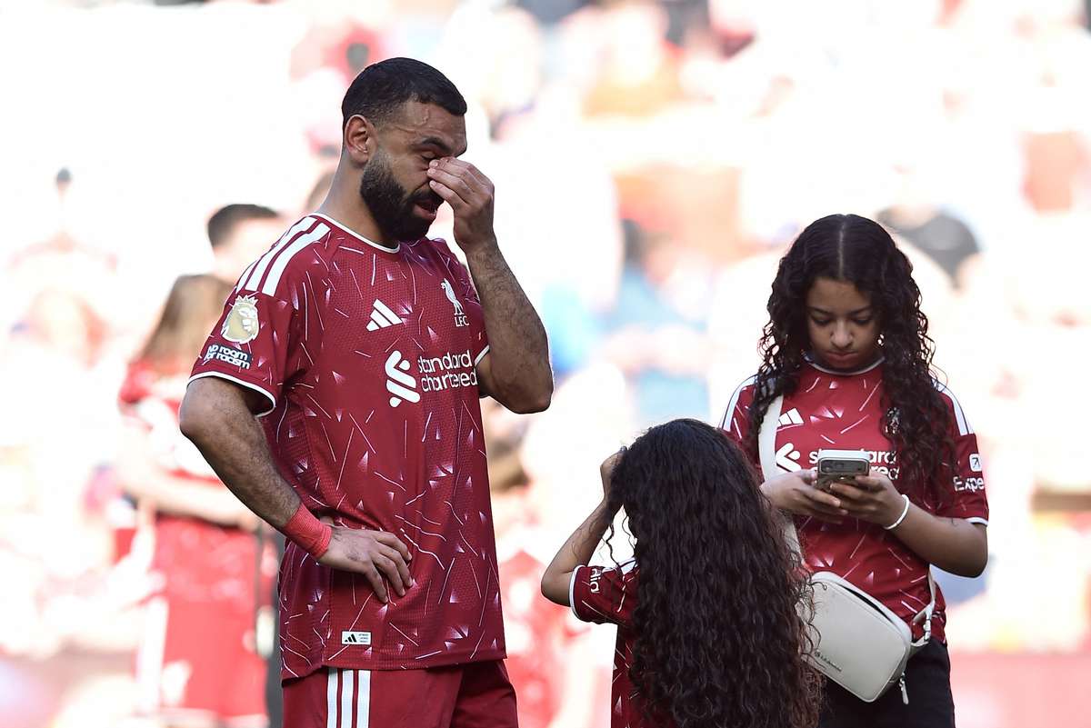 Salah e Robertson despedem-se do Liverpool: "Devolvemos o clube ao seu lugar merecido"