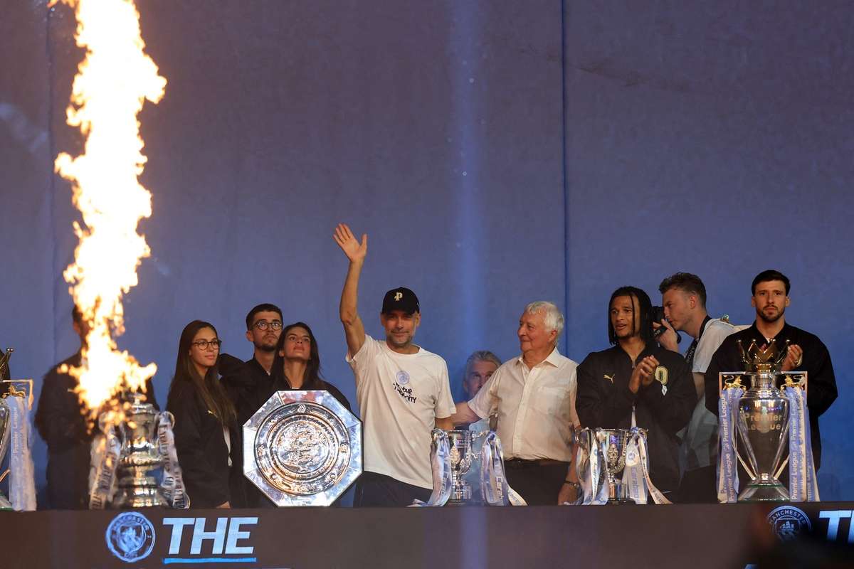 Guardiola se despide del City en una celebración marcada por la emoción y la tristeza