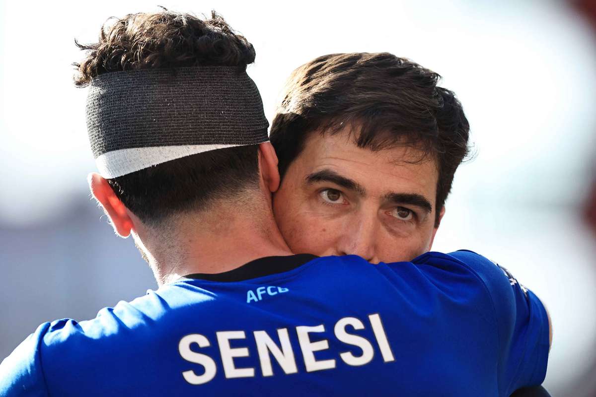 Defesa argentino Marcos Senesi acerta transferência para o Tottenham