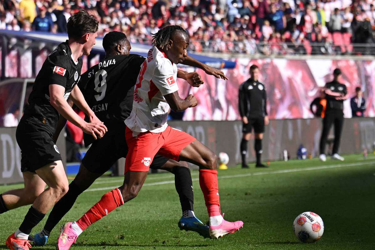 Liverpool und PSG kämpfen um den Topstürmer Yan Diomande