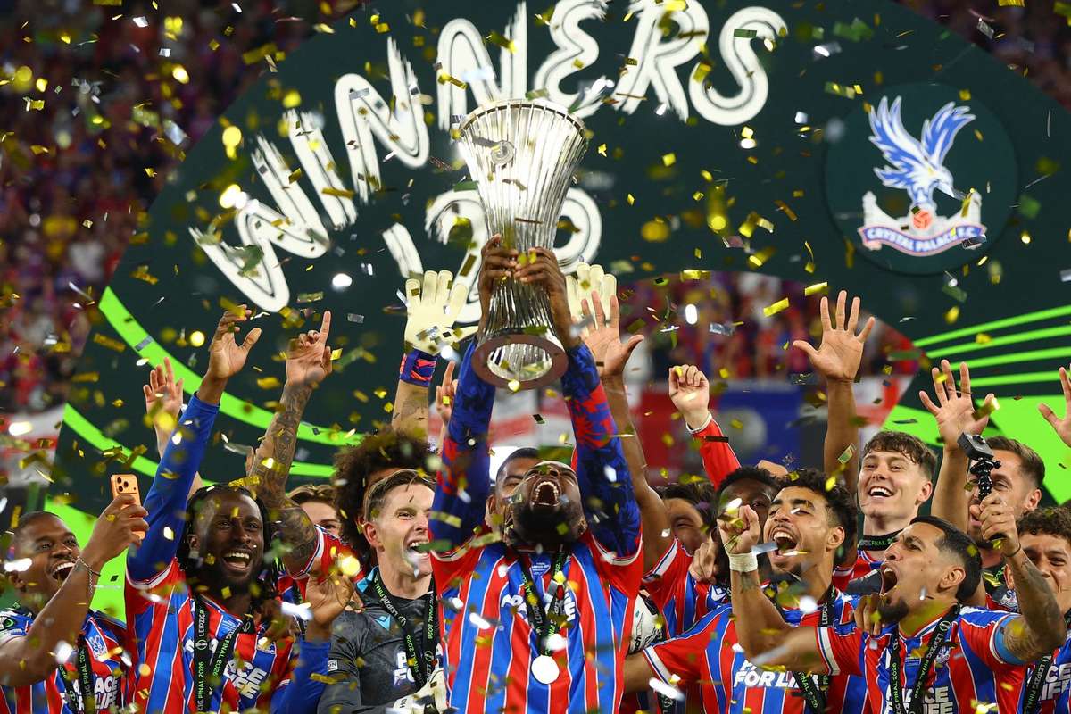 Crystal Palace bate Rayo Vallecano e é campeão da Conference League