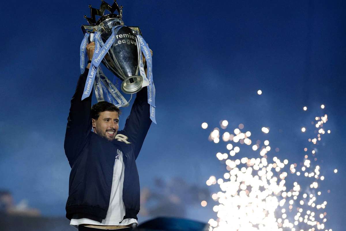 Rúben Dias poderá acompanhar Pep Guardiola e abandonar o Manchester City