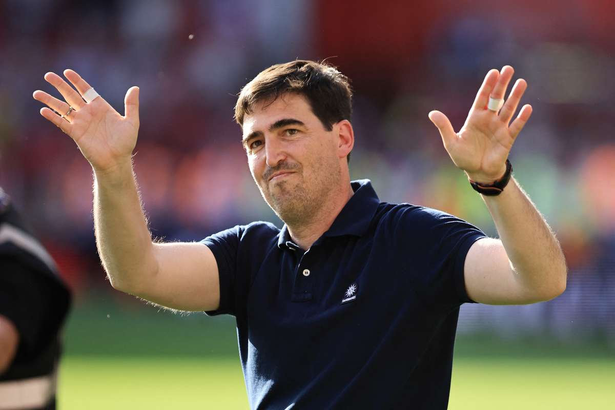 Iraola rechaza la oferta del Milan y el Palace lo contempla como sustituto de Glasner