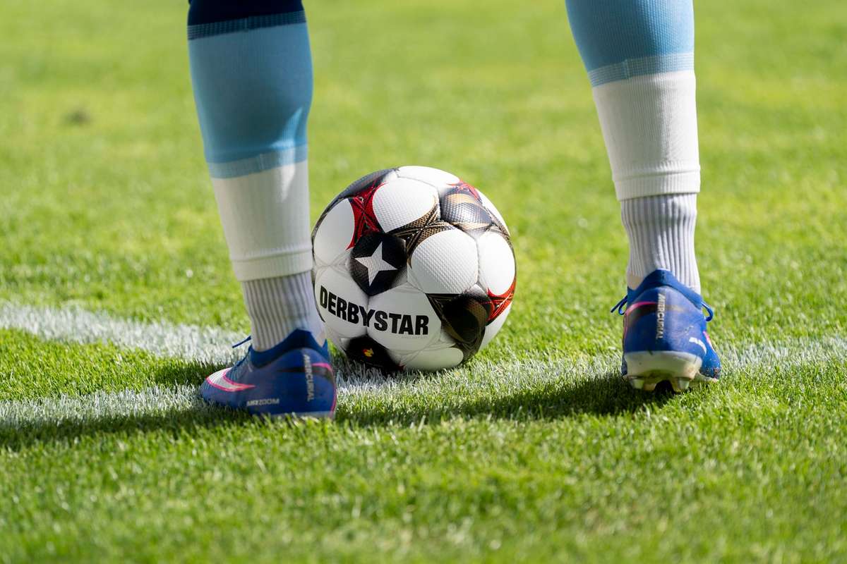Erstmals mit eigenem Design: Neuer Spielball der 3. Liga präsentiert