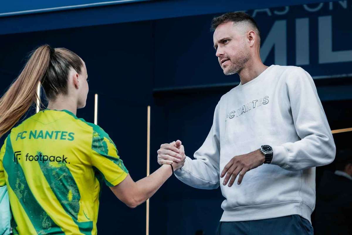 Feminino: Reconhecido como o melhor treinador em Franca, Nicolas Chabot e o novo tecnico do Marselha