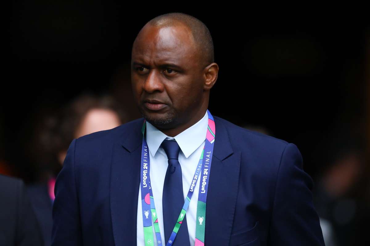 Patrick Vieira acredita que o Arsenal é a "única equipa na Europa" com capacidade para bater o PSG
