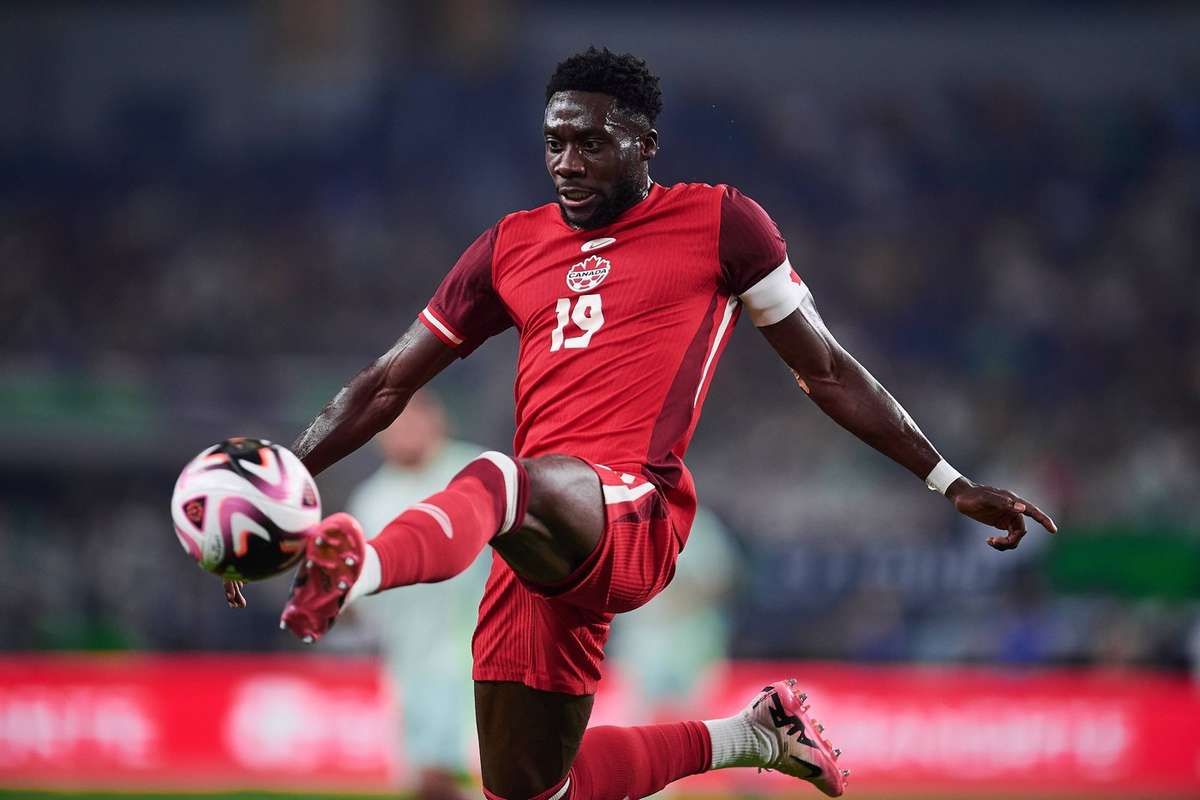 Lesionado, Alphonso Davies é chamado pelo Canadá para o Mundial; confira a lista