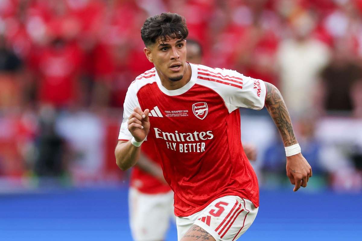 Barcelona pondera avanço por Piero Hincapié, figura do Arsenal