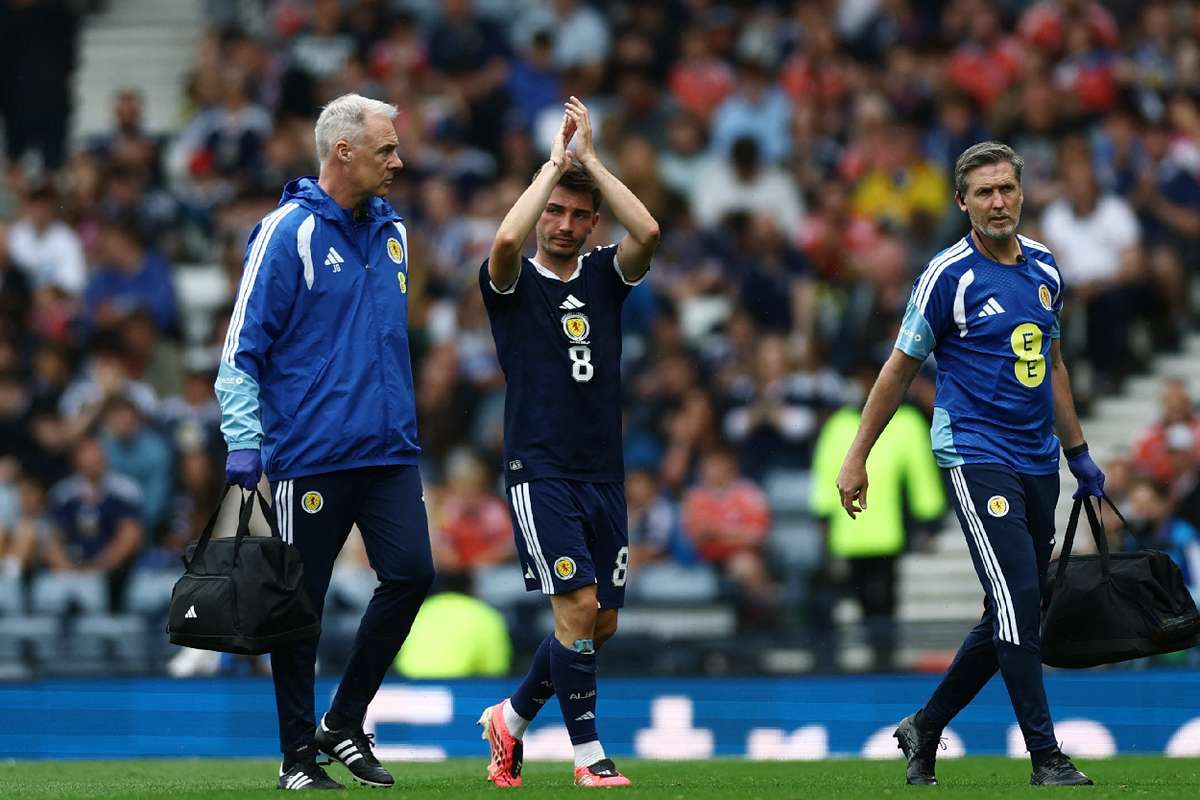 Centrocampista scozzese Billy Gilmour escluso dai Mondiali 2026 per infortunio al ginocchio