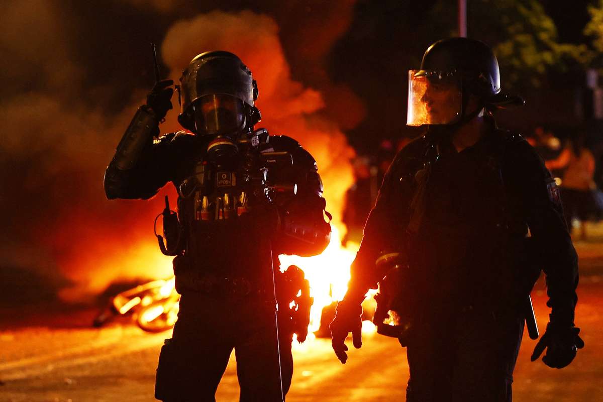 Erneute Ausschreitungen in Paris. Französische Polizei meldet hunderte Festnahmen.