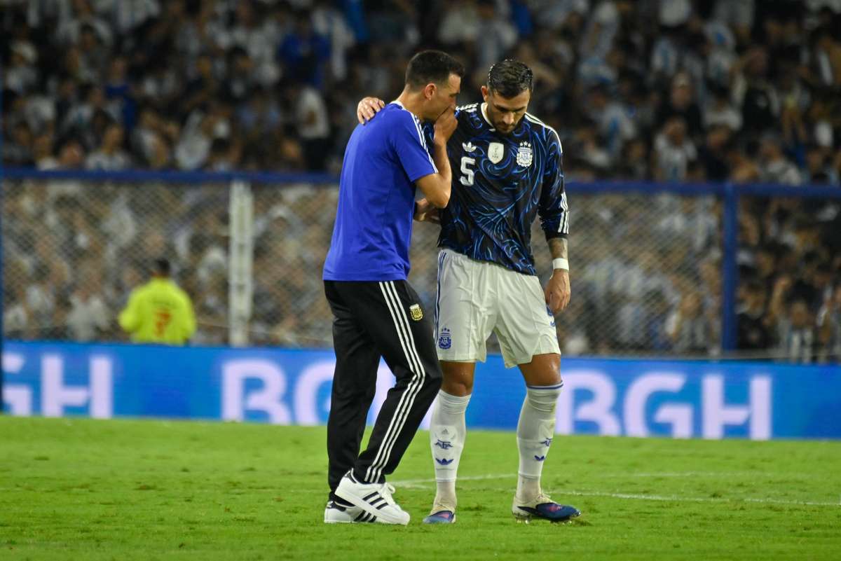 Scaloni y 18 futbolistas de la Albiceleste viajan a Estados Unidos para defender el título mundial