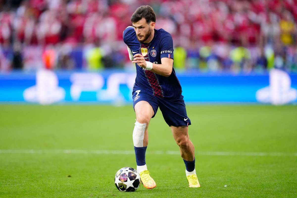 Kvaratskhelia élu meilleur joueur de la Ligue des champions par l'UEFA