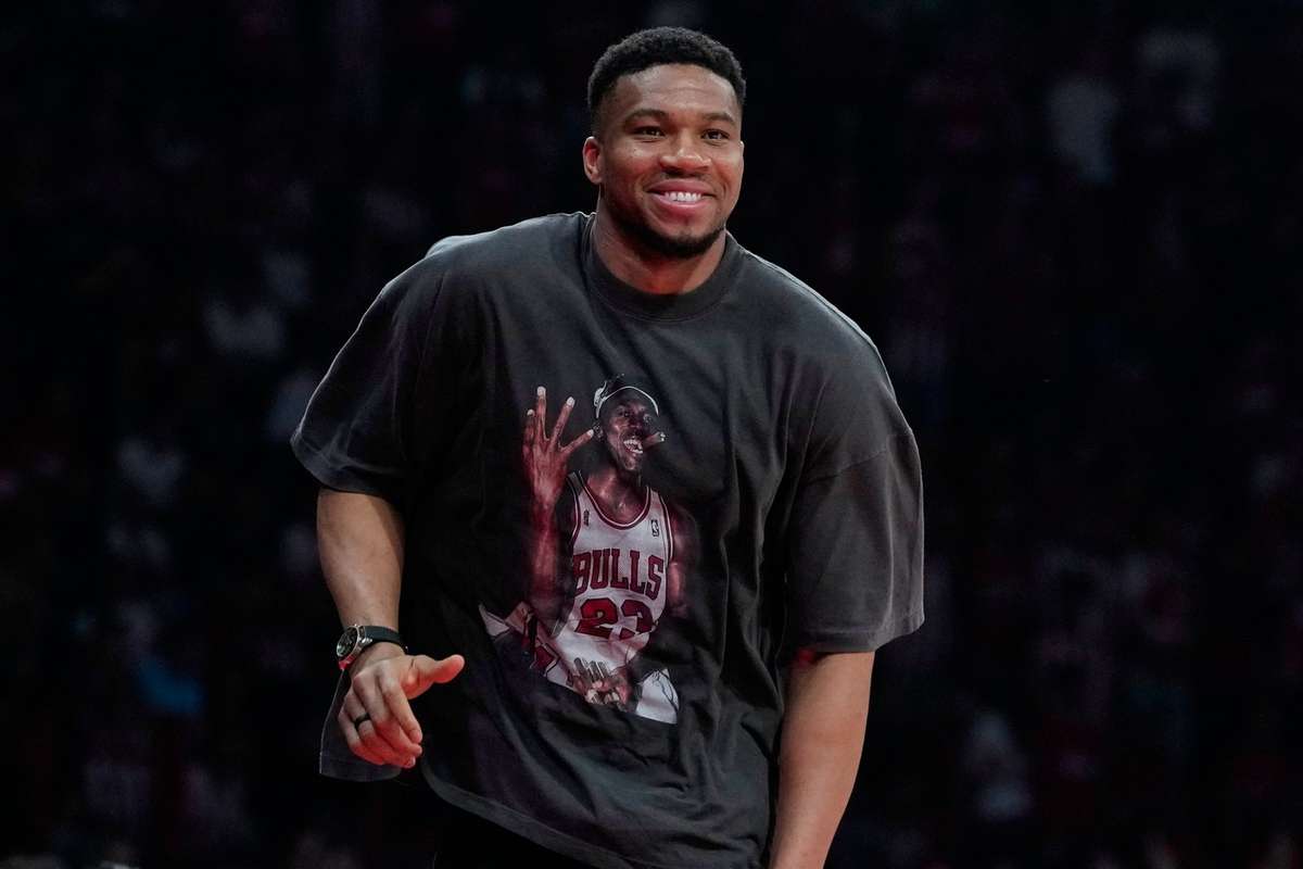 Antetokounmpo incursiona en el fútbol: "Podría haber alcanzado la Premier League con facilidad"