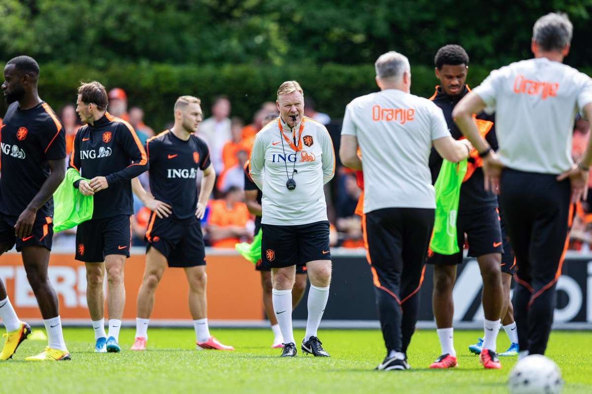 Netherlands set sights on World Cup victory with Cruyff's philosophy