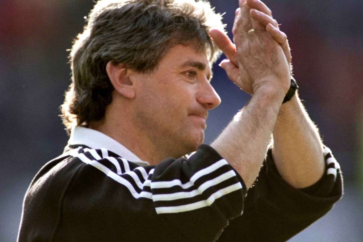 Kevin Keegan, antigo futebolista, revela cancro em estádio quatro
