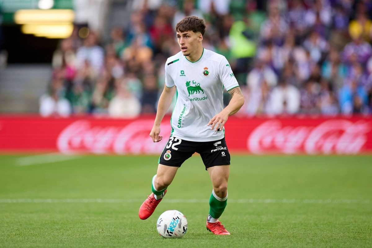 Jorge Salinas (Racing Santander) attire l'attention du FC Porto