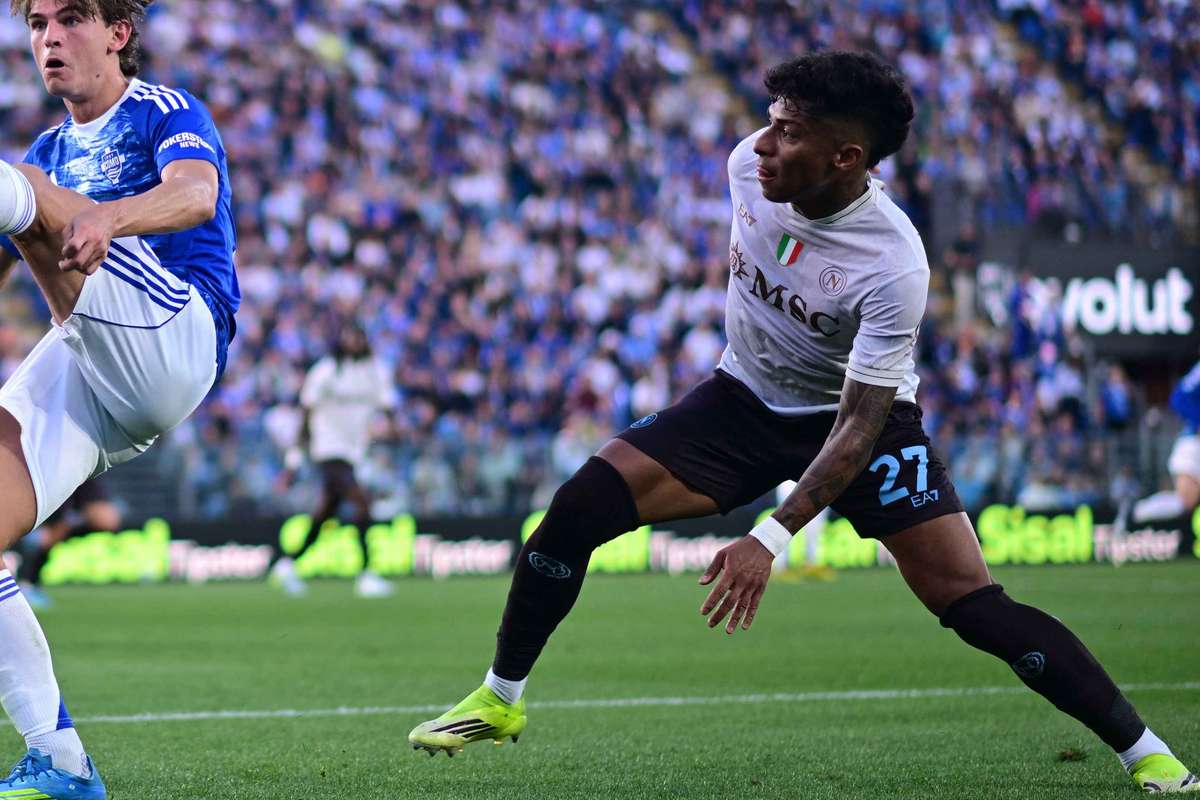 Nápoles ativa opção de compra e mantém Alisson Santos (Sporting)