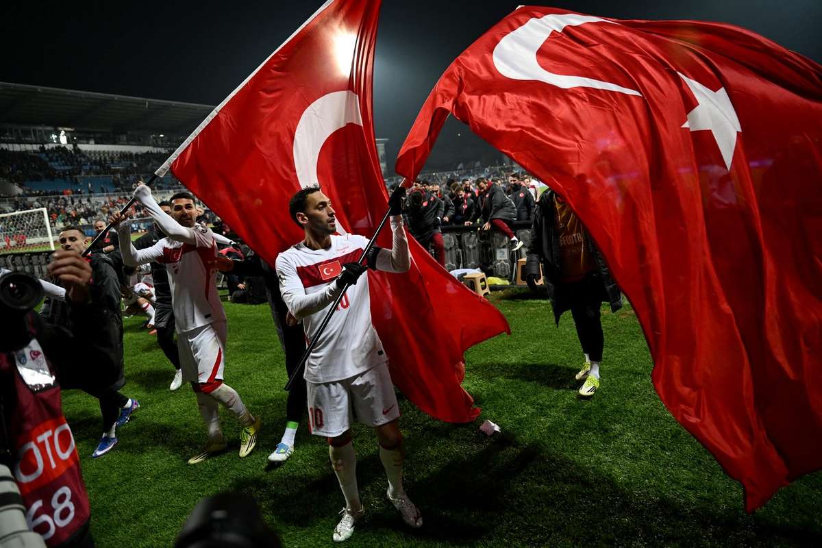 Güler y Yildiz encabezan a Turquía en su primera convocatoria mundialista después de 24 años de espera