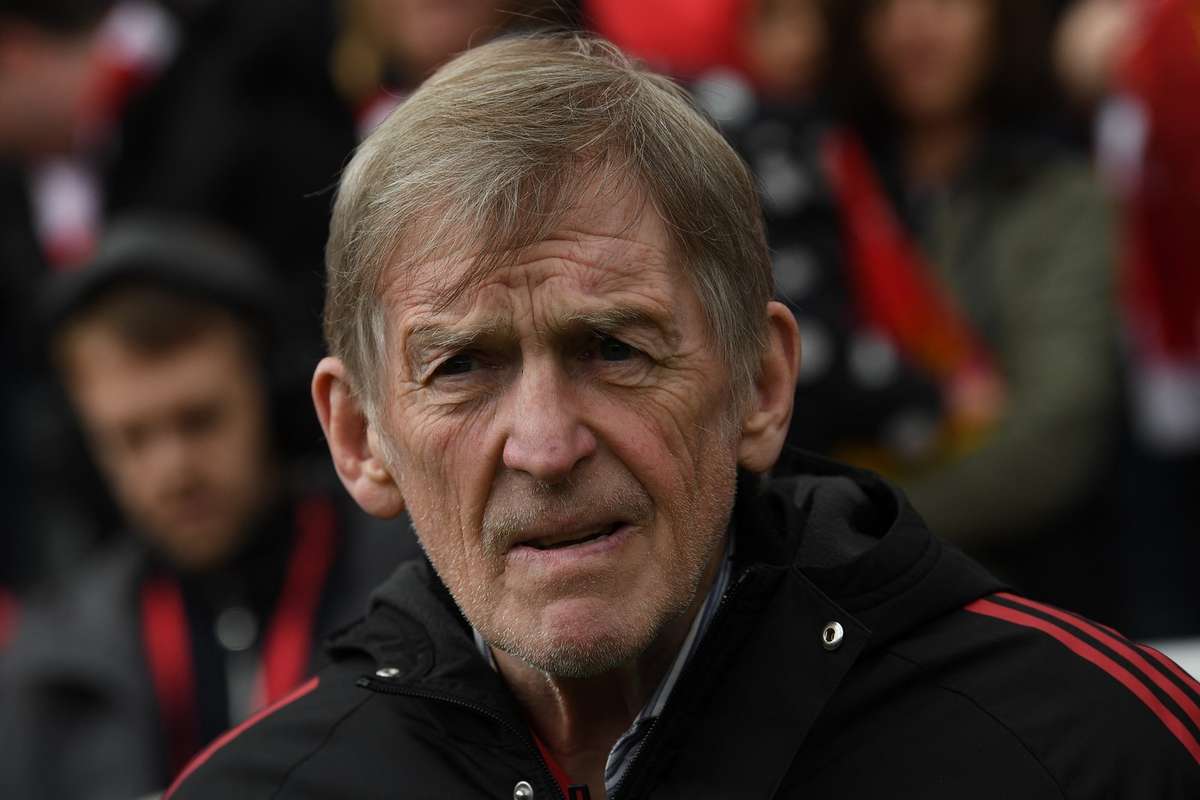 Kenny Dalglish revela que está recibiendo tratamiento contra el cáncer