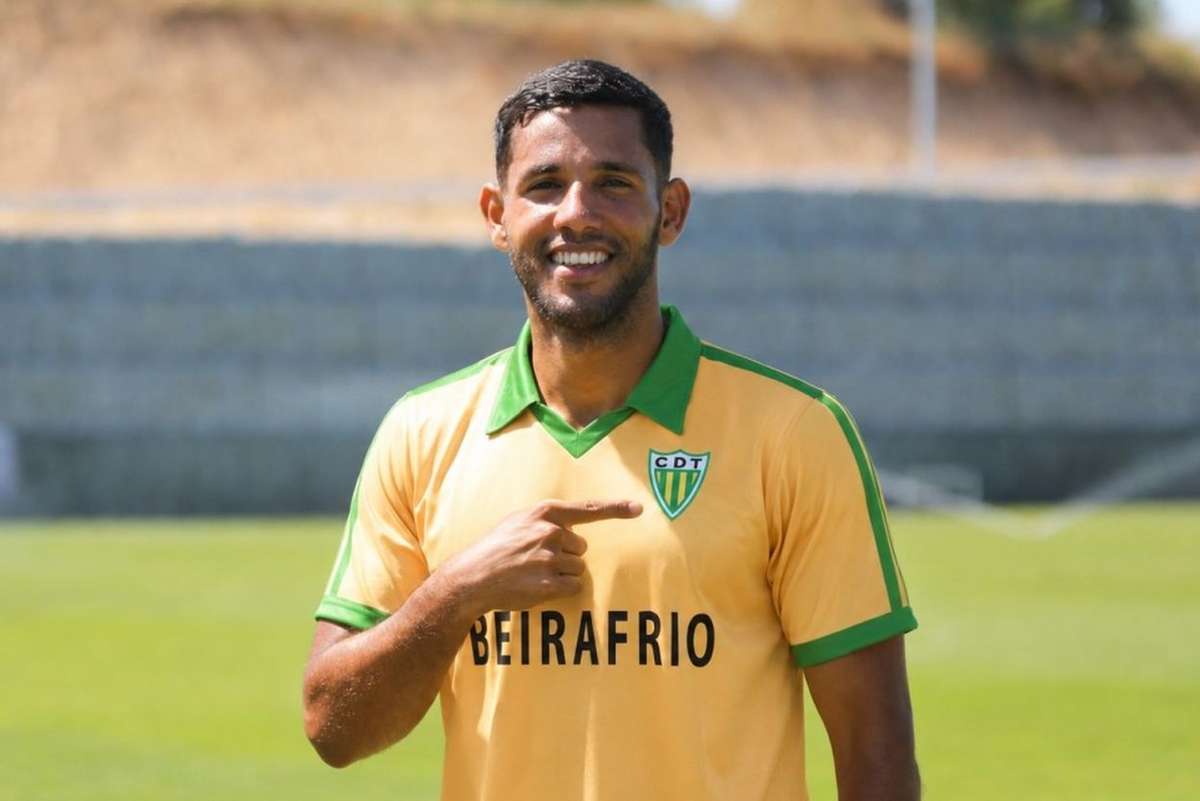 Oficial: Bebeto prolonga ligação ao Tondela até 2027