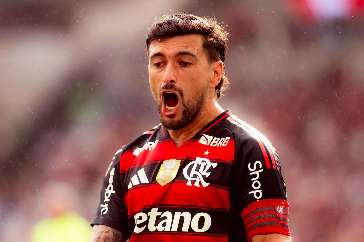 Arrascaeta sofre nova lesão e coloca presença no Mundial em dúvida