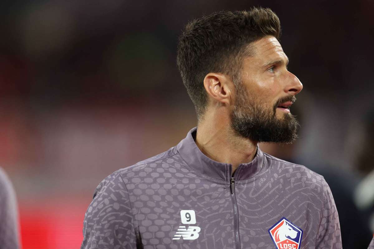 Olivier Giroud encaminha renovação com o Lille para voltar à Champions