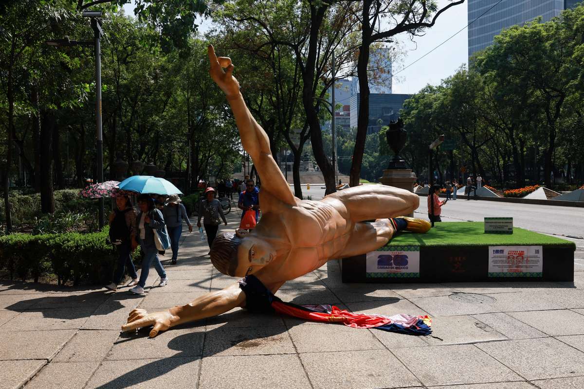 Protesto no México derruba estátuas ligadas ao Mundial-2026