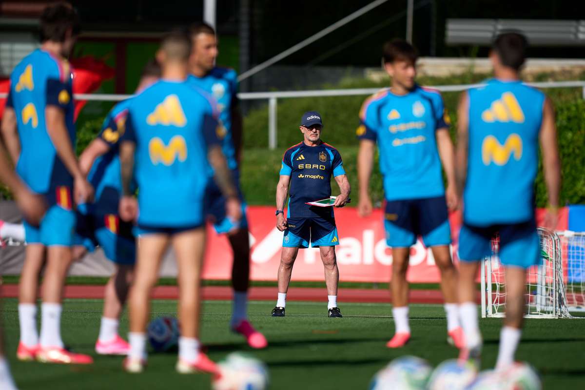 De la Fuente, con la incertidumbre de Lamine de cara al debut: "No asegura que tenga que jugar"