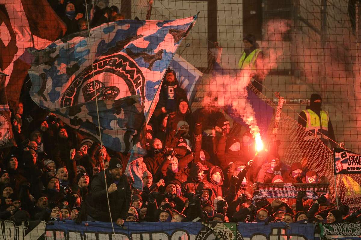Heftige Geldstrafe nach hitzigem Derby: HSV und St. Pauli müssen zahlen
