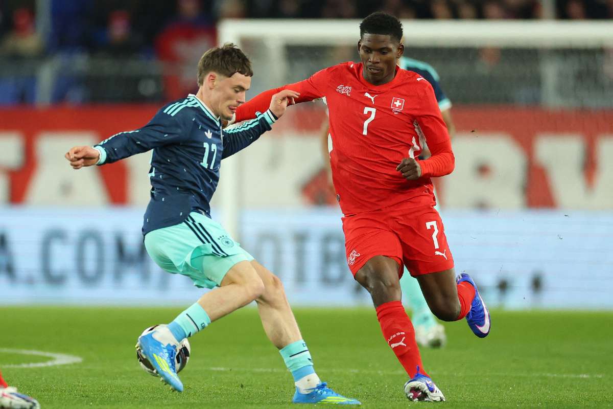 Mundial 2026: Breel Embolo (Suíça) aguarda autorização para seguir viagem para os Estados Unidos