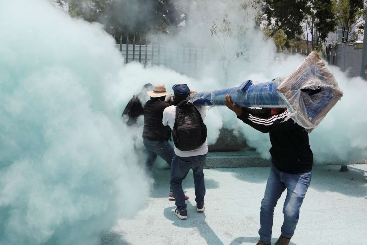 Mexiko-Proteste: Demonstranten dringen in Regierungsgebäude ein