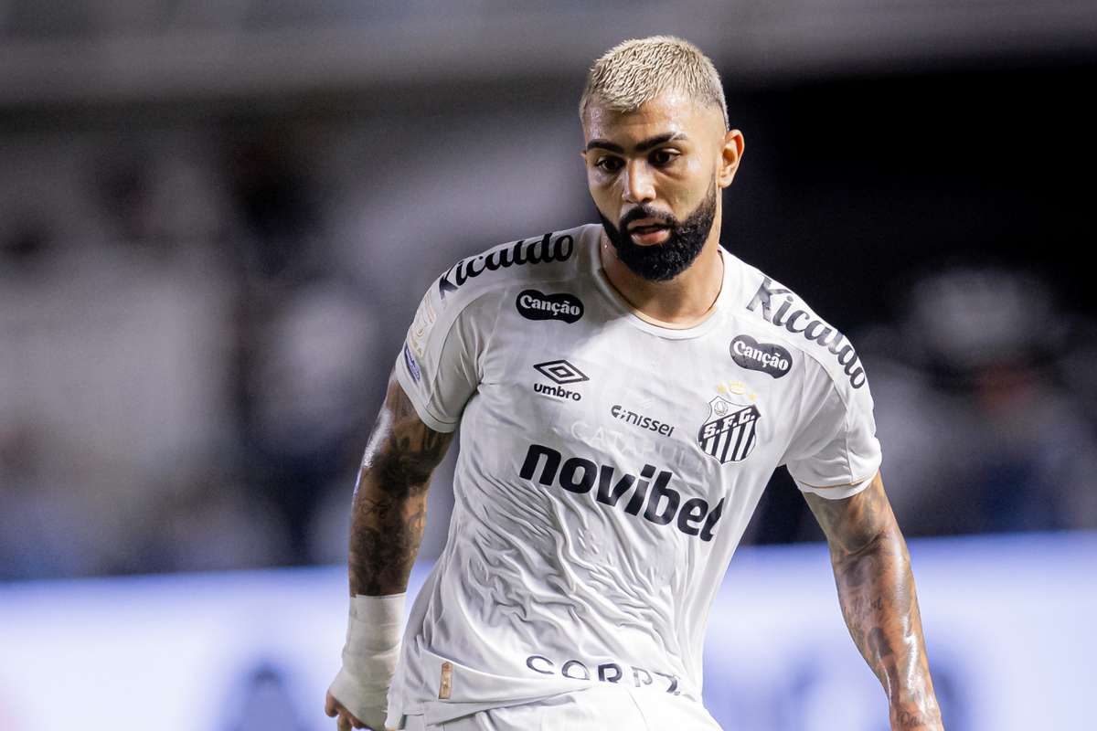 Gabigol suspenso por um jogo após gesto obsceno e falha o Santos
