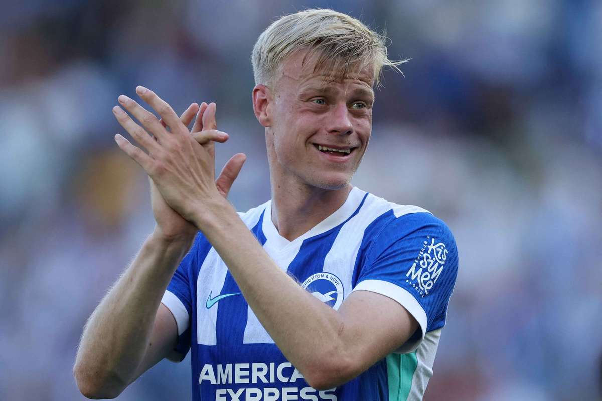 Tottenham suit avec insistance le défenseur de Brighton, Jan Paul van Hecke