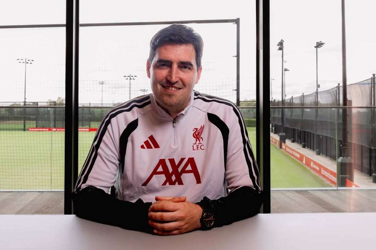 C'est officiel, Iraola devient l'entraîneur de Liverpool