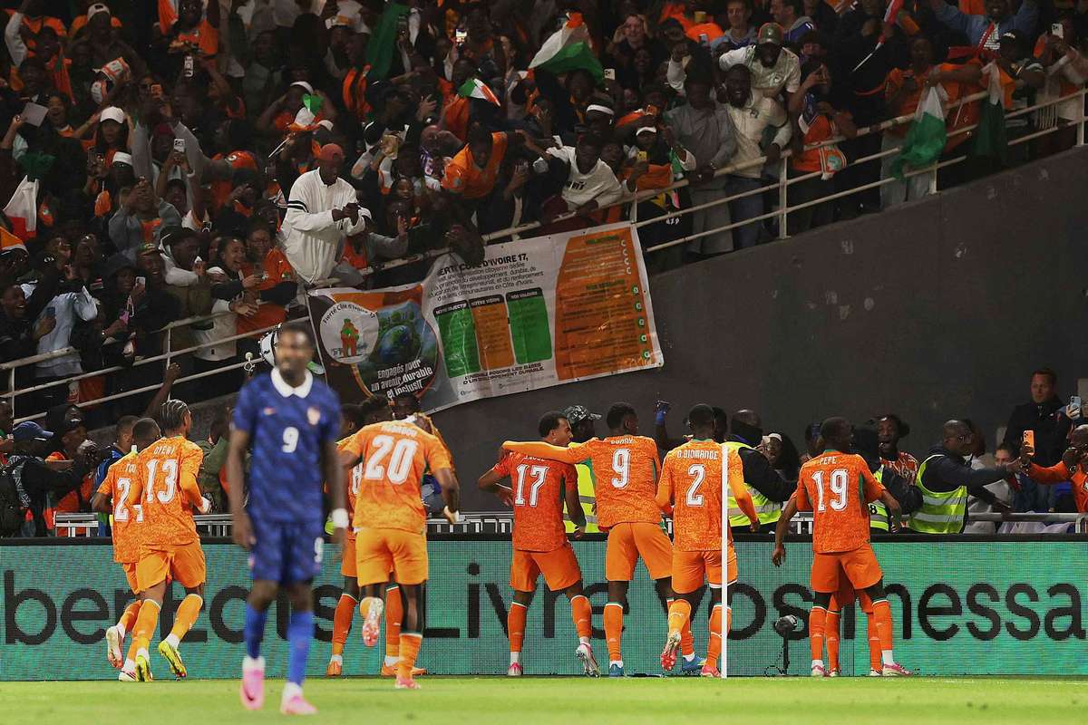 Amad Diallo scores late winner as Ivory Coast come from behind to shock France before World Cup