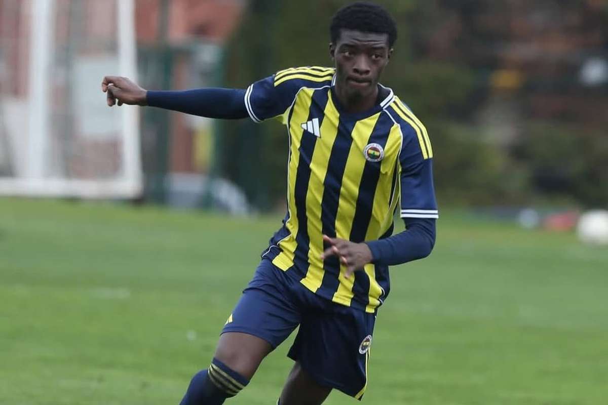 Adam Koné (Fenerbahçe) apontado ao Benfica