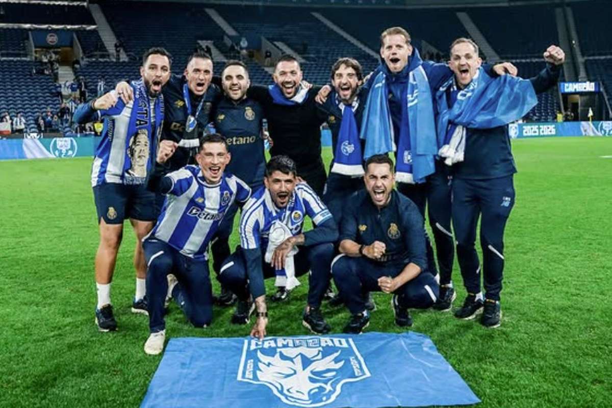 Nas férias na Turquia, Farioli ambiciona mais conquistas no FC Porto: "A Supertaça é o próximo objetivo"