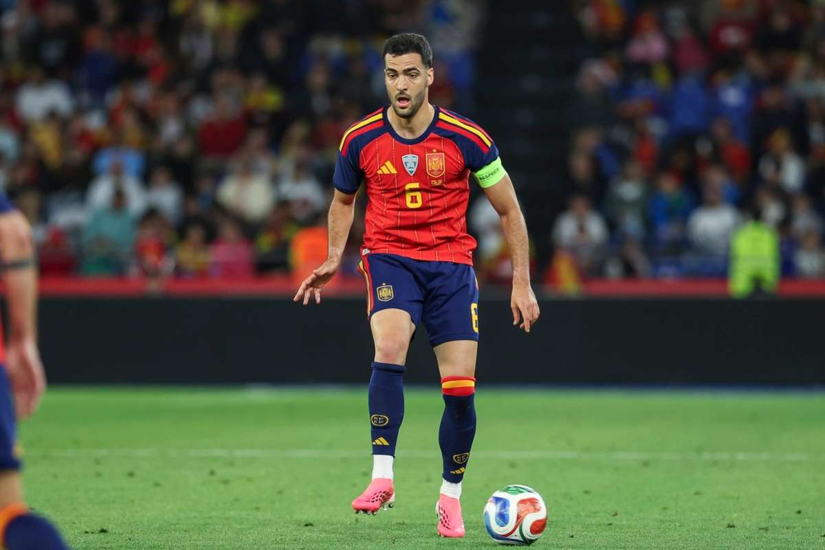 Mikel Merino vuelve y recobra el ritmo con la selección nacional